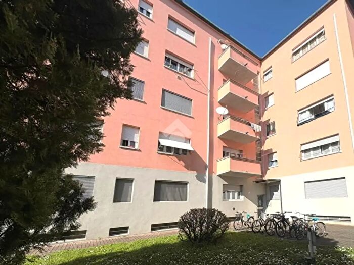 Appartamento trilocale in vendita in Via Cremona, Legnano