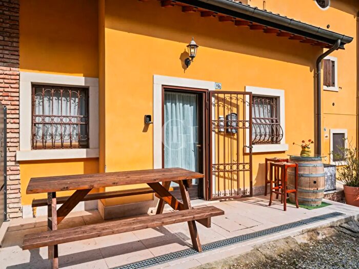 Casa quadrilocale in vendita in Lazise