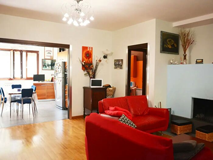 Appartamento con 5 locali in vendita in Via Aprilia, Brindisi