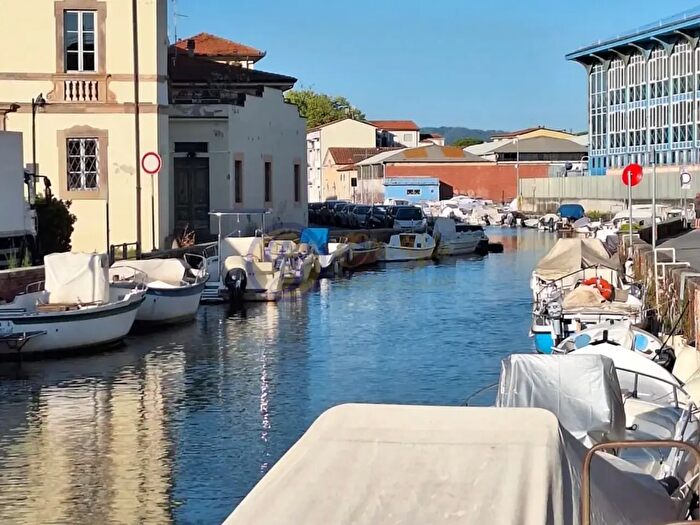Appartamento quadrilocale in vendita in Lugno Canale Est, Viareggio