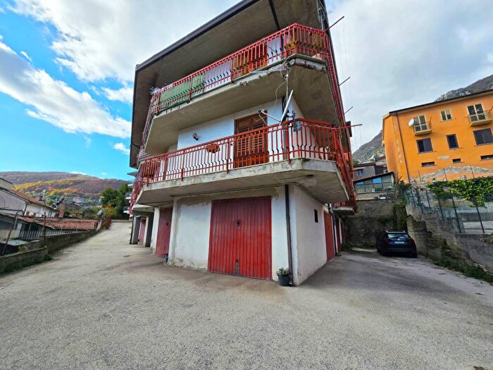 Appartamento trilocale in affitto in Via Partenio, Mercogliano