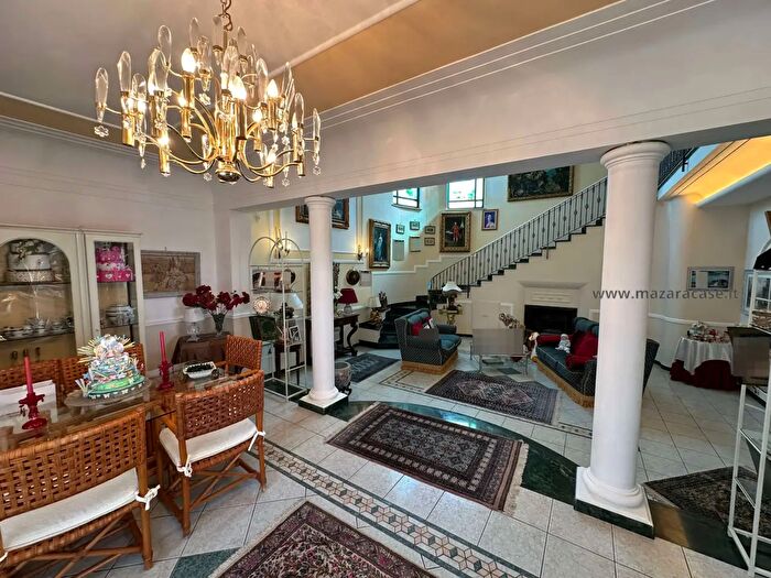 Casa con 7 locali in vendita in Mazara Del Vallo