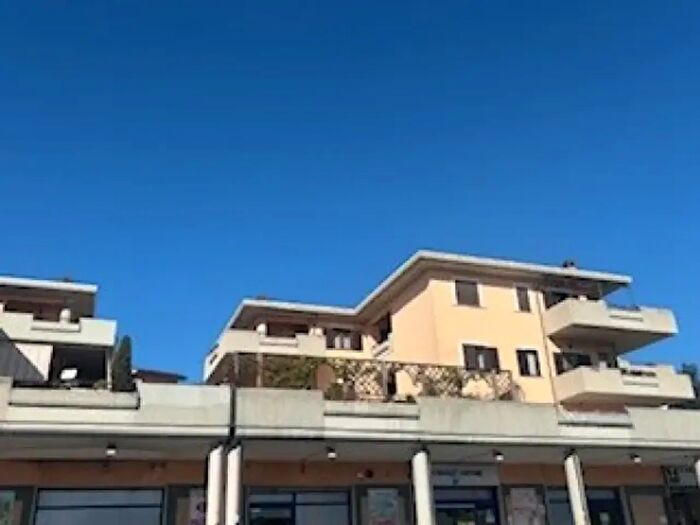 Appartamento trilocale in vendita in Via Alba Chiara, Fonte Nuova