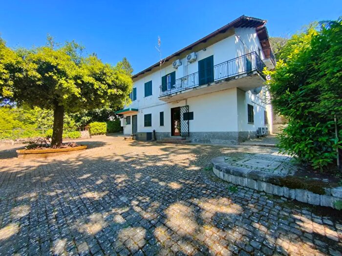 Appartamento con 5 locali in vendita in Via Diana Aricina, Ariccia