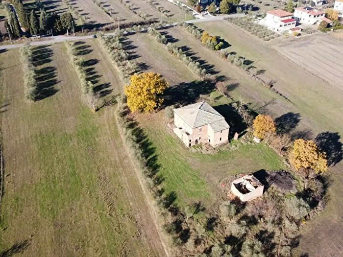 Casa con 20 locali in vendita in Massa Carrara, Torrita Di Siena