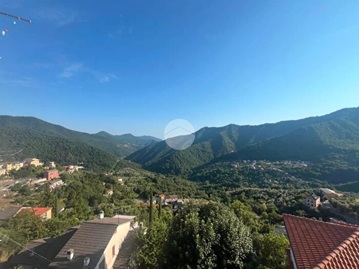 Appartamento quadrilocale in vendita in Via IV Novembre, Uscio