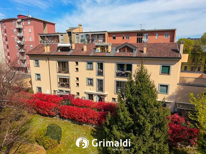 Appartamento trilocale in vendita in Via Buonarroti, Monza