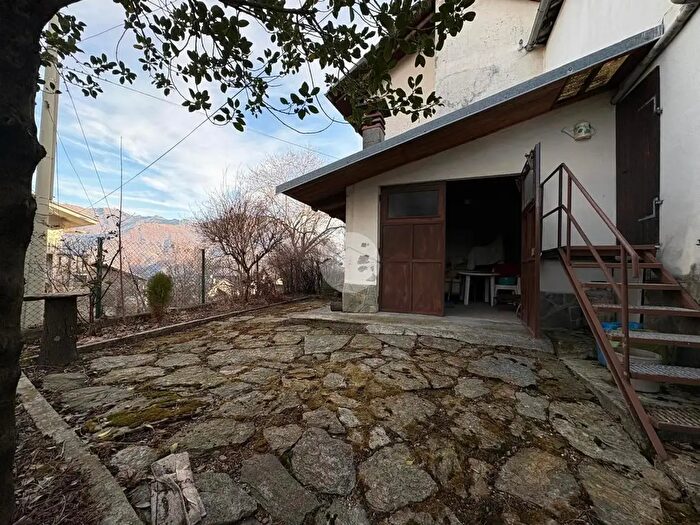 Casa quadrilocale in vendita in Via Senta, Alpette