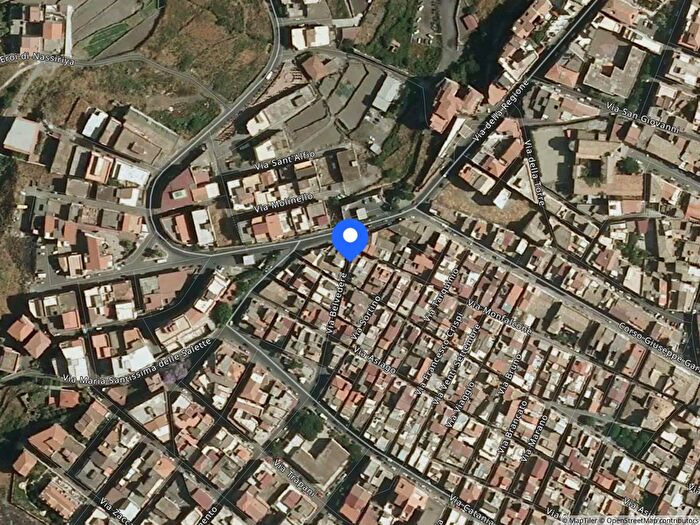 Casa con 5 locali in vendita in Via Messina Via Lupe, Adrano