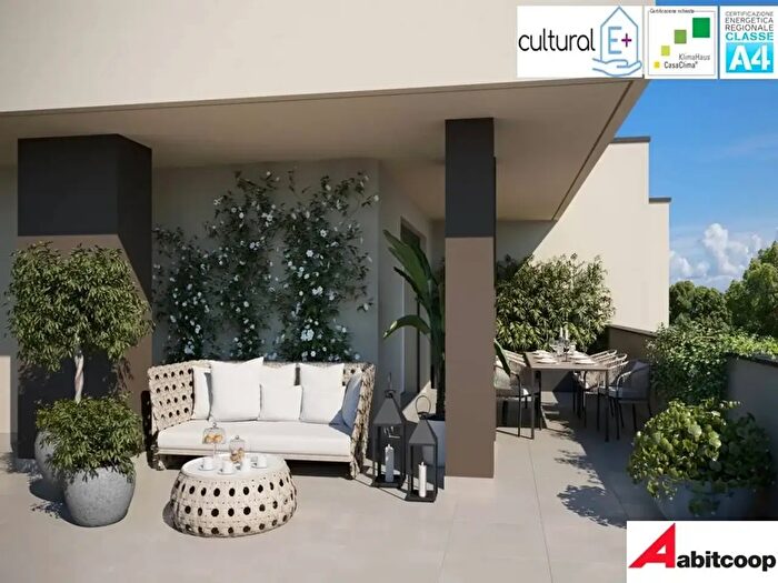 Appartamento con 5 locali in vendita in Via Bulgarelli, Castenaso