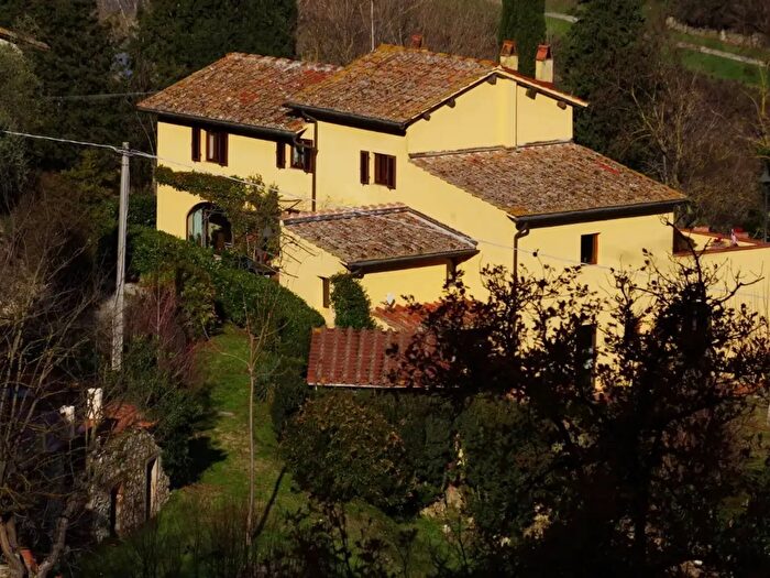 Casa con 8 locali in vendita in Bagno A Ripoli