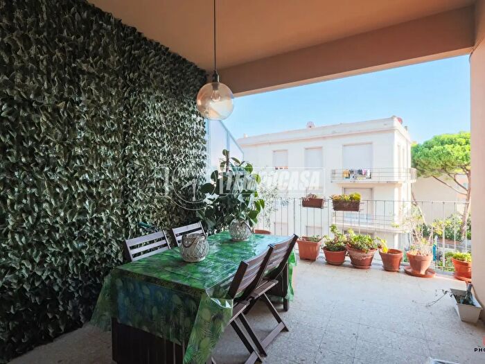 Appartamento quadrilocale in vendita in Viale Goffredo Mameli, Livorno
