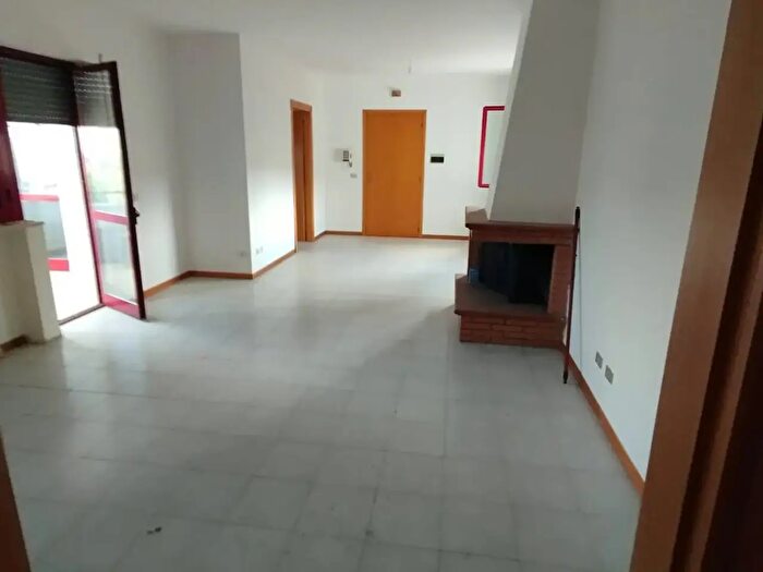 Appartamento quadrilocale in vendita in Via Dellla Pace, Teramo