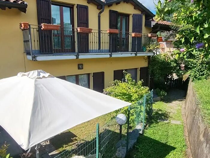 Casa quadrilocale in vendita in al Ronco, Gavirate