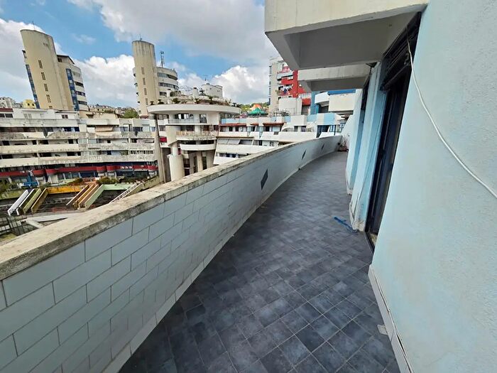 Appartamento con 5 locali in vendita in Via Nicola Nicolini, Napoli