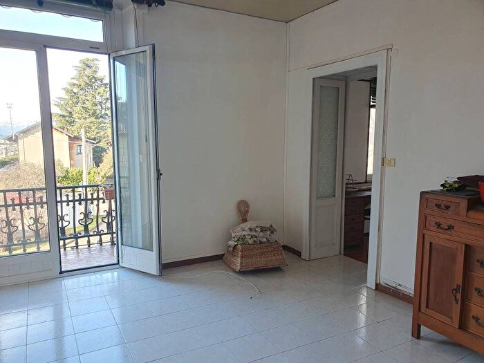 Appartamento trilocale in affitto in Laveno, LavenoMombello