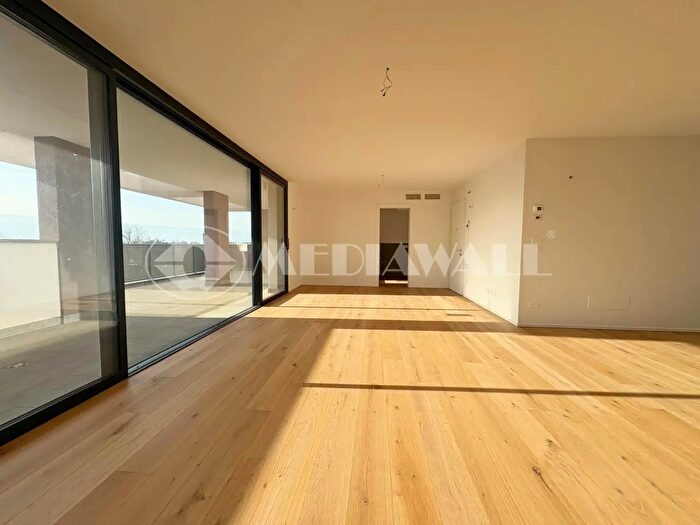 Appartamento con 10 locali in vendita in Pordenone