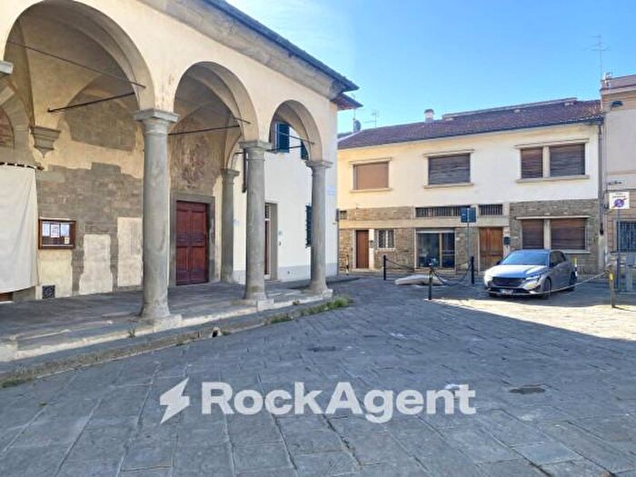 Casa con 6 locali in vendita in Via di Peretola, Firenze