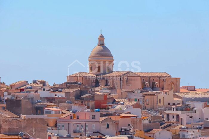 Casa bilocale in vendita in Via Benvenuti, Noto