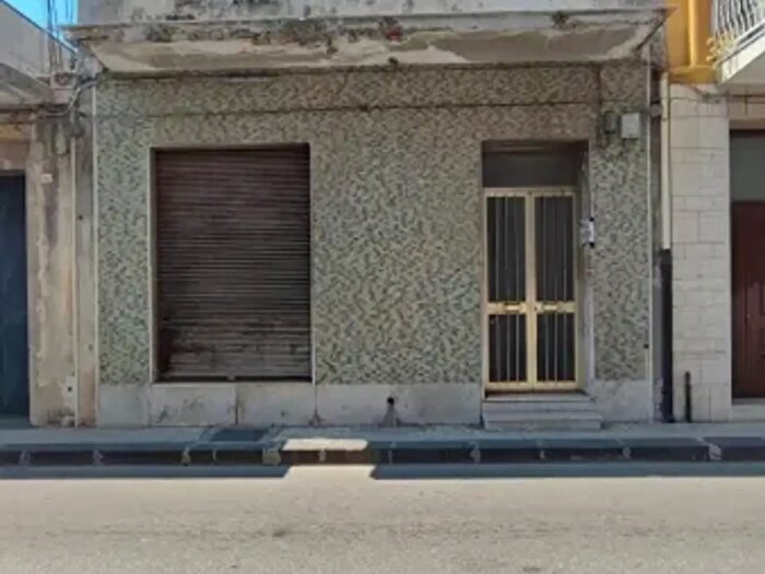 Casa con 6 locali in vendita in Floridia