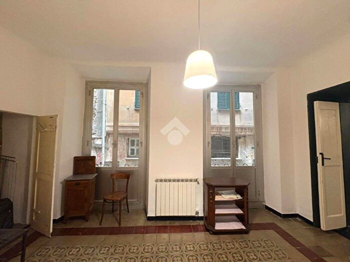 Appartamento quadrilocale in affitto in Via di S Bernardo, Molo, Genova