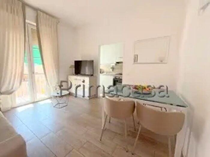 Appartamento trilocale in vendita in Via Durlindana, Verona