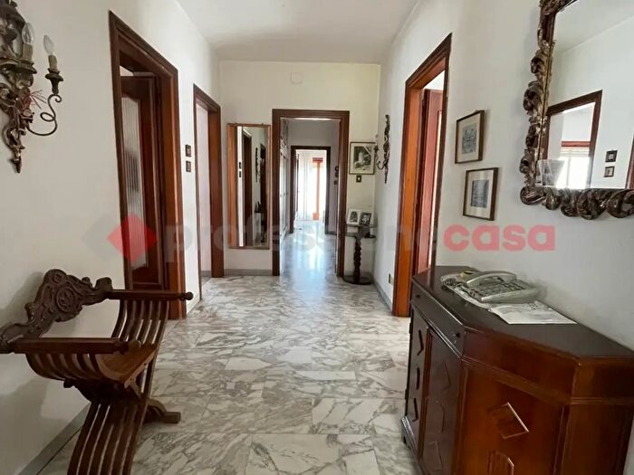 Appartamento con 5 locali in vendita in Via Filippo Signore, Minturno