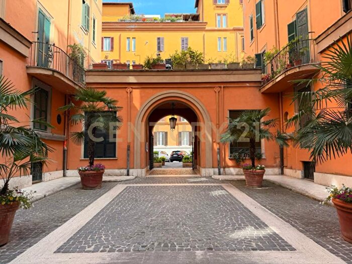 Appartamento con 5 locali in affitto in Via Guglielmo Calderini, Flaminio, Roma