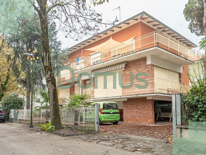 Appartamento quadrilocale in vendita in Via Giove, Cervia