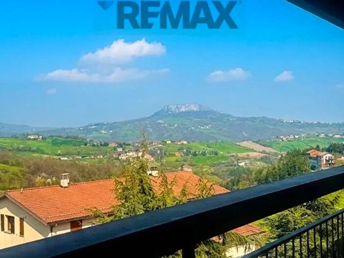 Appartamento quadrilocale in vendita in Piazza Amendola, Villa Minozzo