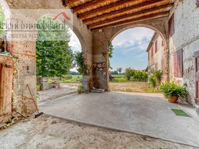 Casa quadrilocale in vendita in Via San Michele Arcangelo, Mestrino