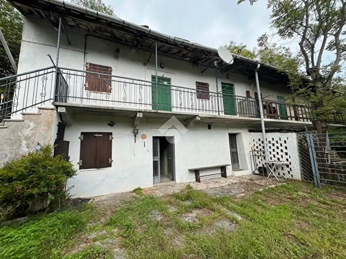 Casa quadrilocale in vendita in Via Aragno, Barge