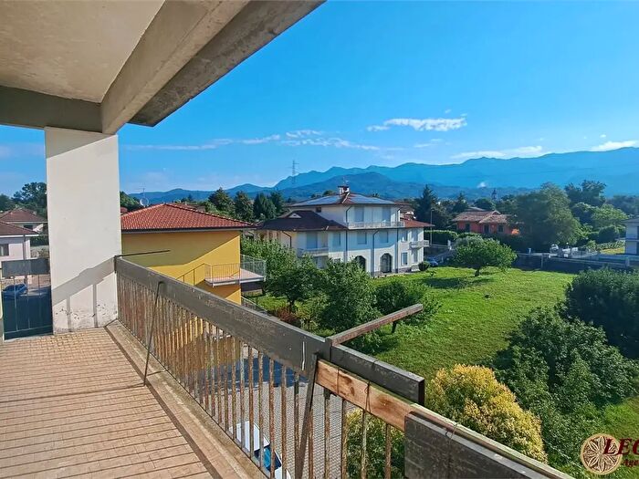 Appartamento quadrilocale in vendita in Via Papa Giovanni XXIII, Villafranca In Lunigiana