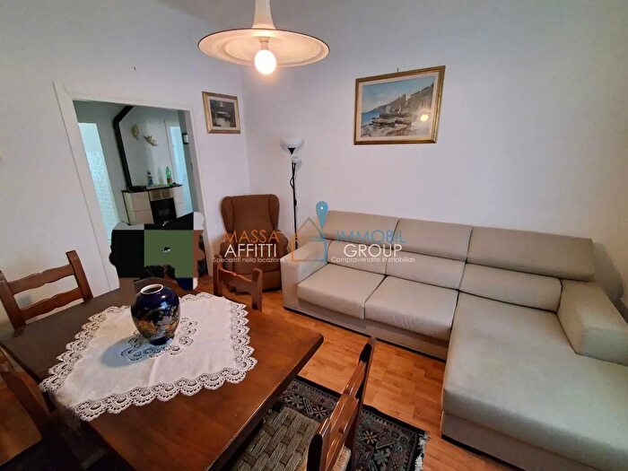 Appartamento quadrilocale in vendita in Via Prado, Massa