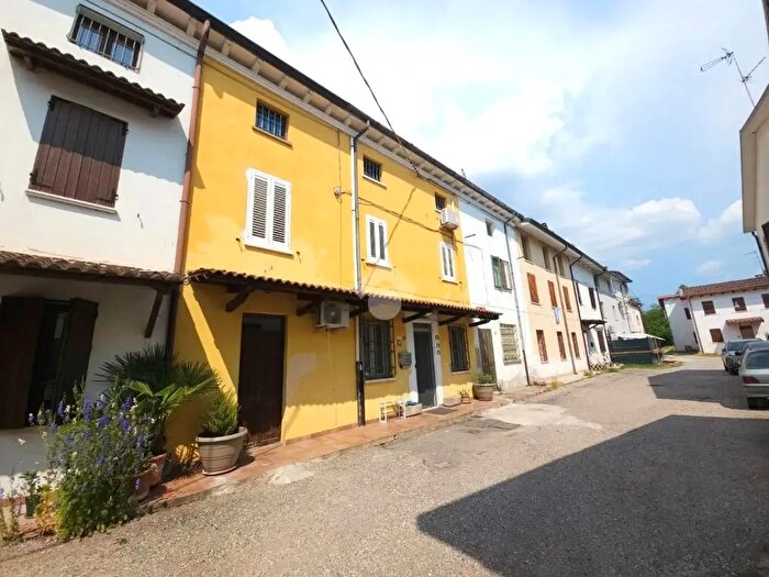 Casa trilocale in vendita in Strada Marsiletti, Goito