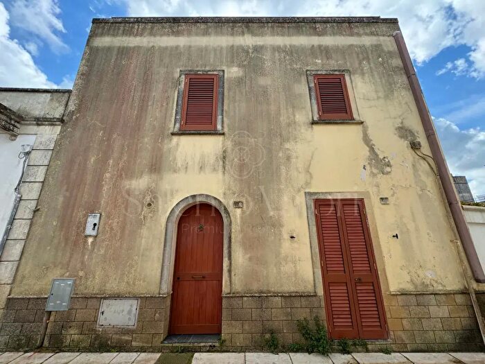 Casa quadrilocale in vendita in Giurdignano