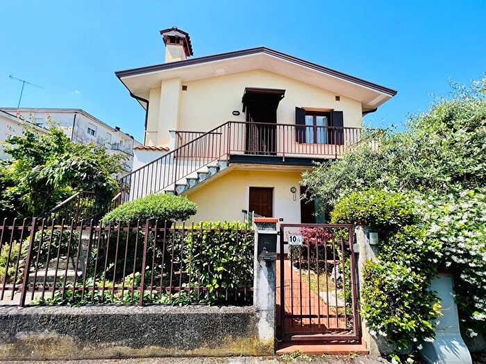 Appartamento con 5 locali in vendita in Via Ciconi, Gorizia