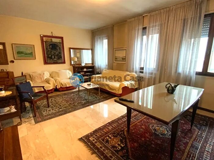 Appartamento con 5 locali in vendita in Via Marin, Padova