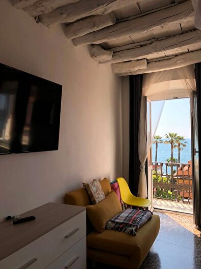 Appartamento trilocale in affitto in Via Buranello, Varazze