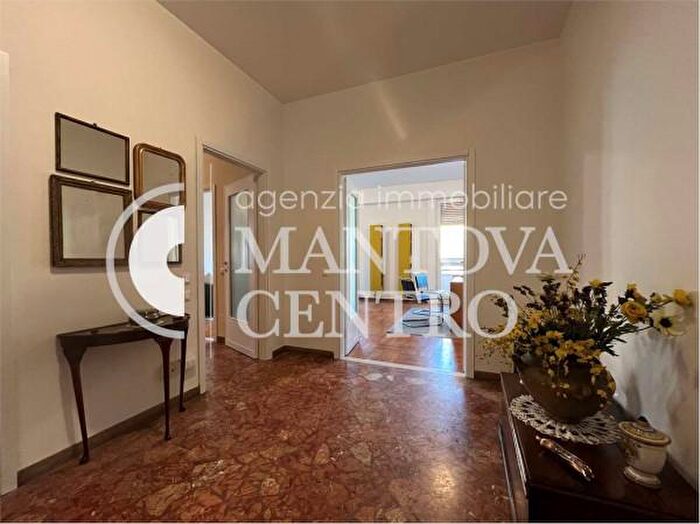 Appartamento quadrilocale in vendita in Corso Libertà, Mantova