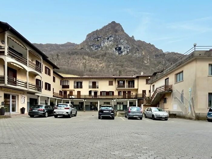 Appartamento trilocale in vendita in Via Roma, Gardone Val Trompia