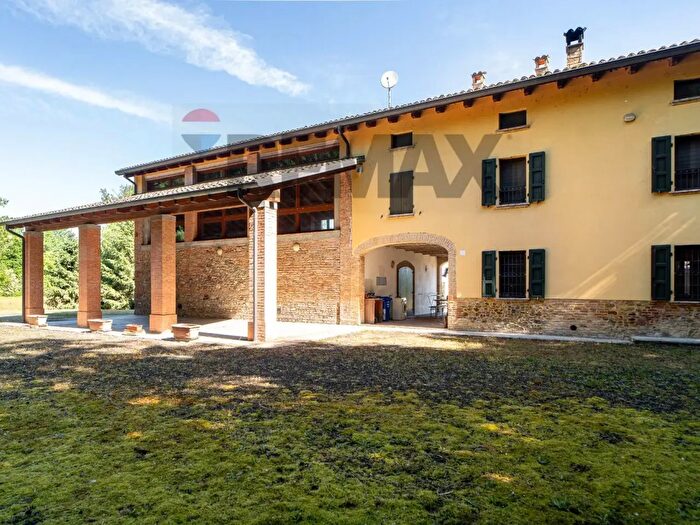 Casa con 7 locali in vendita in Via Fontanone, Noceto