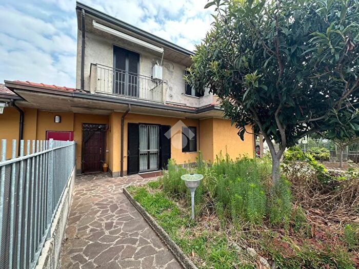 Casa trilocale in vendita in Via F Cervi, Pozzo DAdda