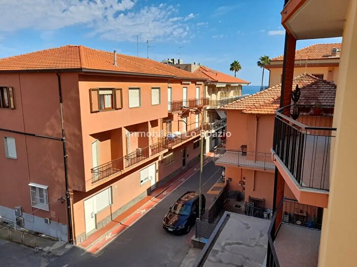 Appartamento bilocale in affitto in Via Sant'Ambrogio, Andora