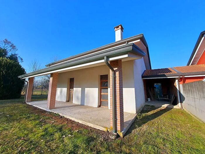 Casa con 6 locali in vendita in Via Palu', Rubano