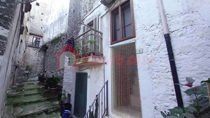 Appartamento con 8 locali in vendita in Vicolo Cilenti, Vico Del Gargano