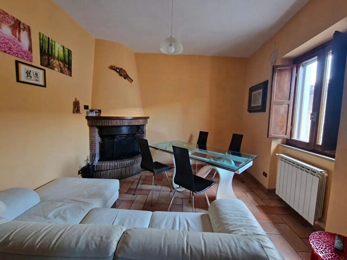 Casa con 5 locali in vendita in Collelungo, Baschi