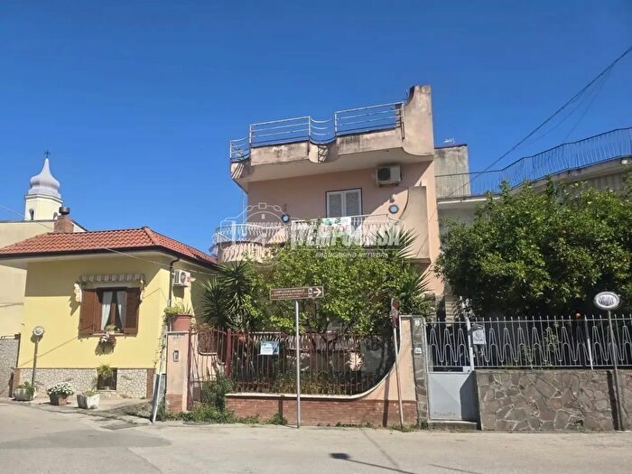 Casa quadrilocale in vendita in Via Santa Caterina, Casamarciano