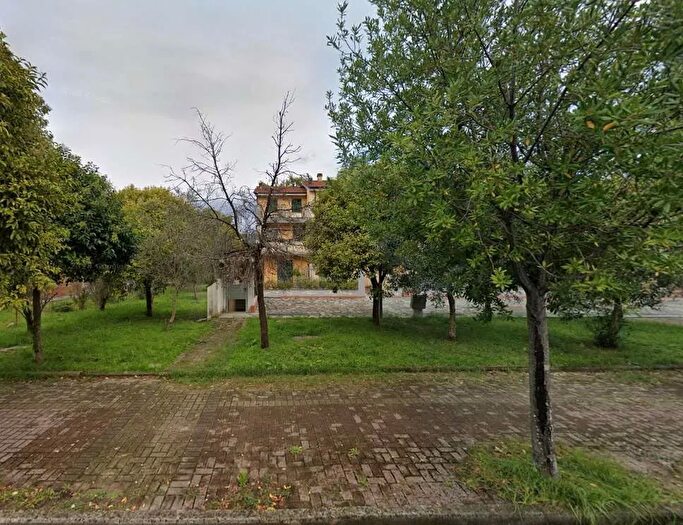 Appartamento quadrilocale in vendita in Traversa Prima di Via Cisa d, Sarzana