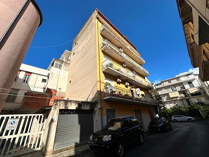 Appartamento quadrilocale in vendita in Via Firenze, Barcellona Pozzo Di Gotto